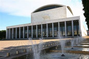 Apre Palazzo Congressi