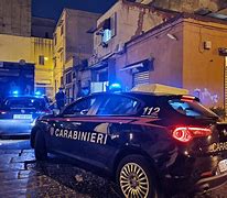 Cade in un dirupo