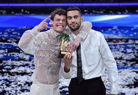 Mahmood blanco Hit