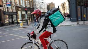 Rider aggredito a Roma