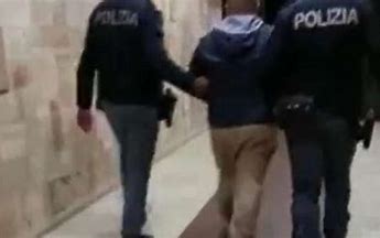 13 persone arrestate