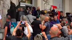 Assalto alla CGIL