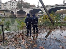 Uomo morto nel Tevere