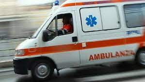 Colpito a coltellate un uomo