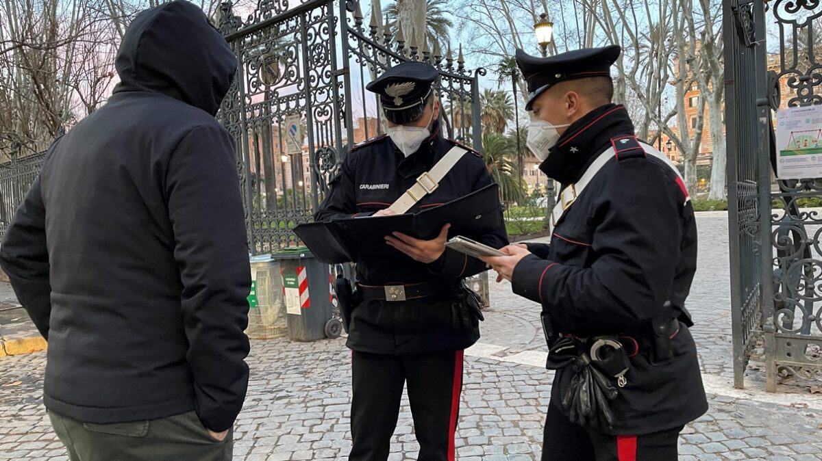 Operazione interforze in piazza Vittorio Emanuele II
