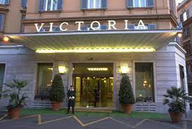 L'Hotel Victoria licenzia