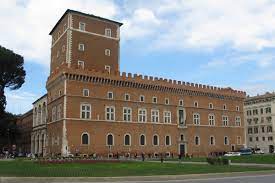 Sui tetti a Palazzo Venezia
