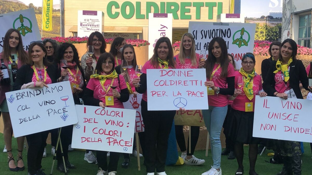 Vinitaly chiude con un brindisi per la pace