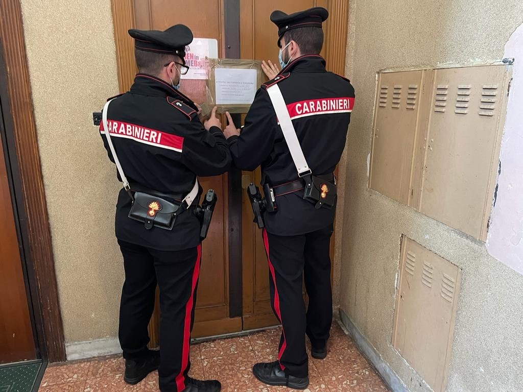 Albergo del Centro chiuso dai Carabinieri