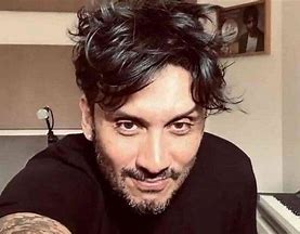 Fabrizio Moro torna dal vivo