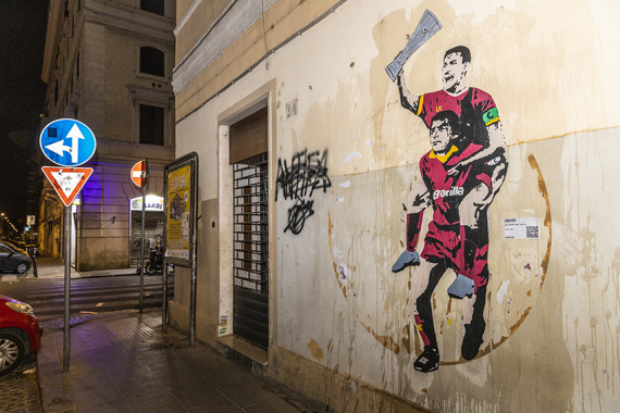 "Un calcio alle paure (1984-2022)" in piazza Testaccio