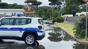 Camion rompe conduttura