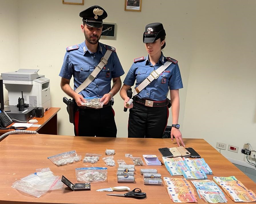Famiglia di spacciatori colta in flagranza ad Acilia