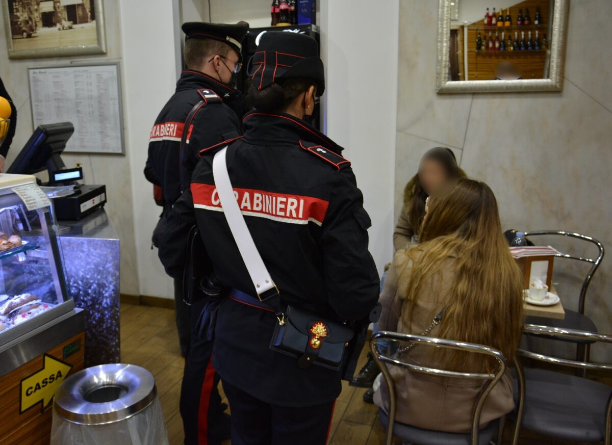 Roma chiuso bar revoca