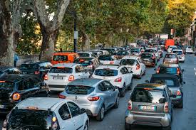 Multa per auto in doppia fila