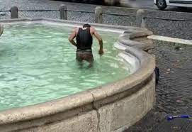 Bagno Fontana del Tritone
