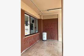 Scritte no vax a Roma