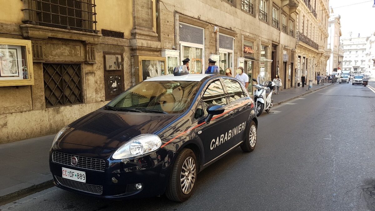 Carabinieri in azione nel Centro Storico di Roma