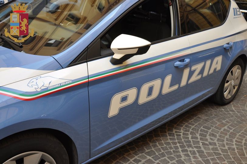 Due cittadini cinesi reagiscono a un controllo e finiscono in manette