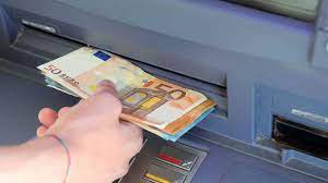 Furto al bancomat a Roma