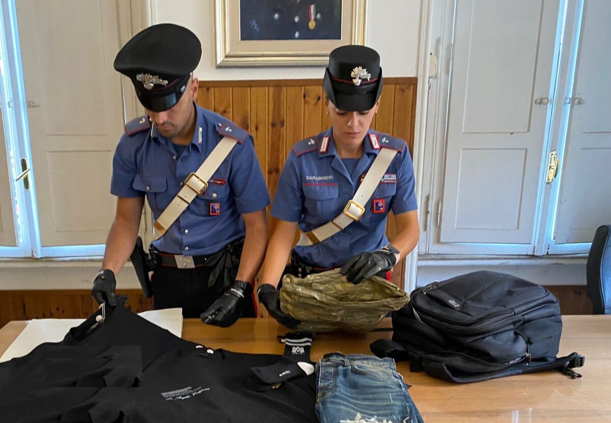 Furto in un Megastore di via Due Macelli sventato dai Carabinieri
