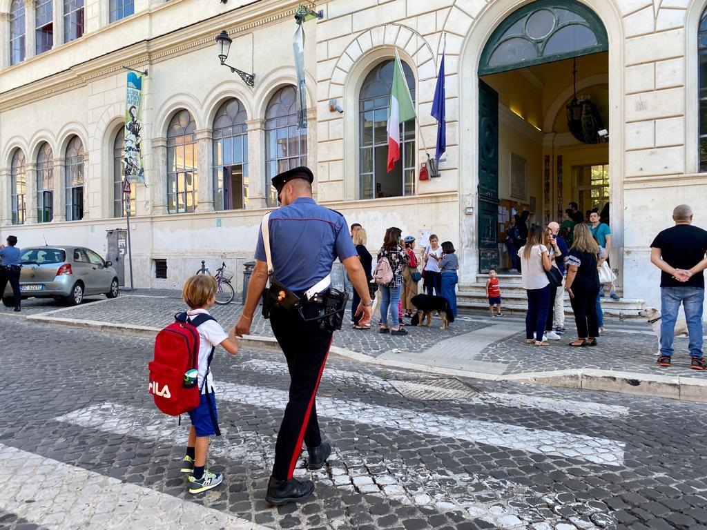 Carabinieri in campo per l’inizio dell’anno scolastico