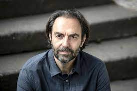 Neri Marcorè il 6 settembre