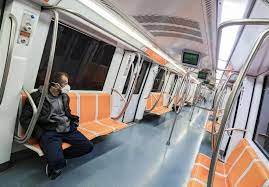 Armato di coltello in tram