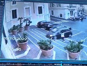 Donna al volante perde