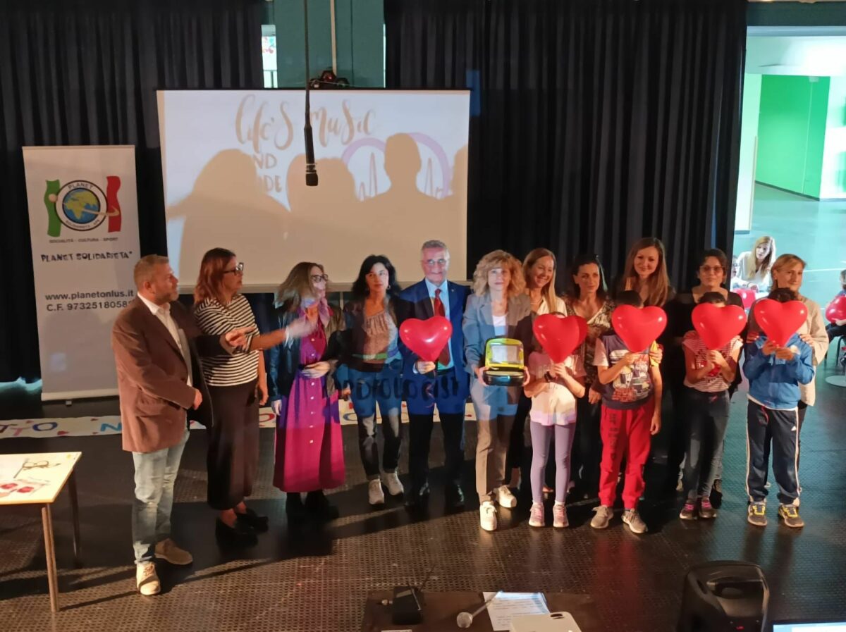 Scuola Sibilla Aleramo cardioprotetta con Planet Solidarietà
