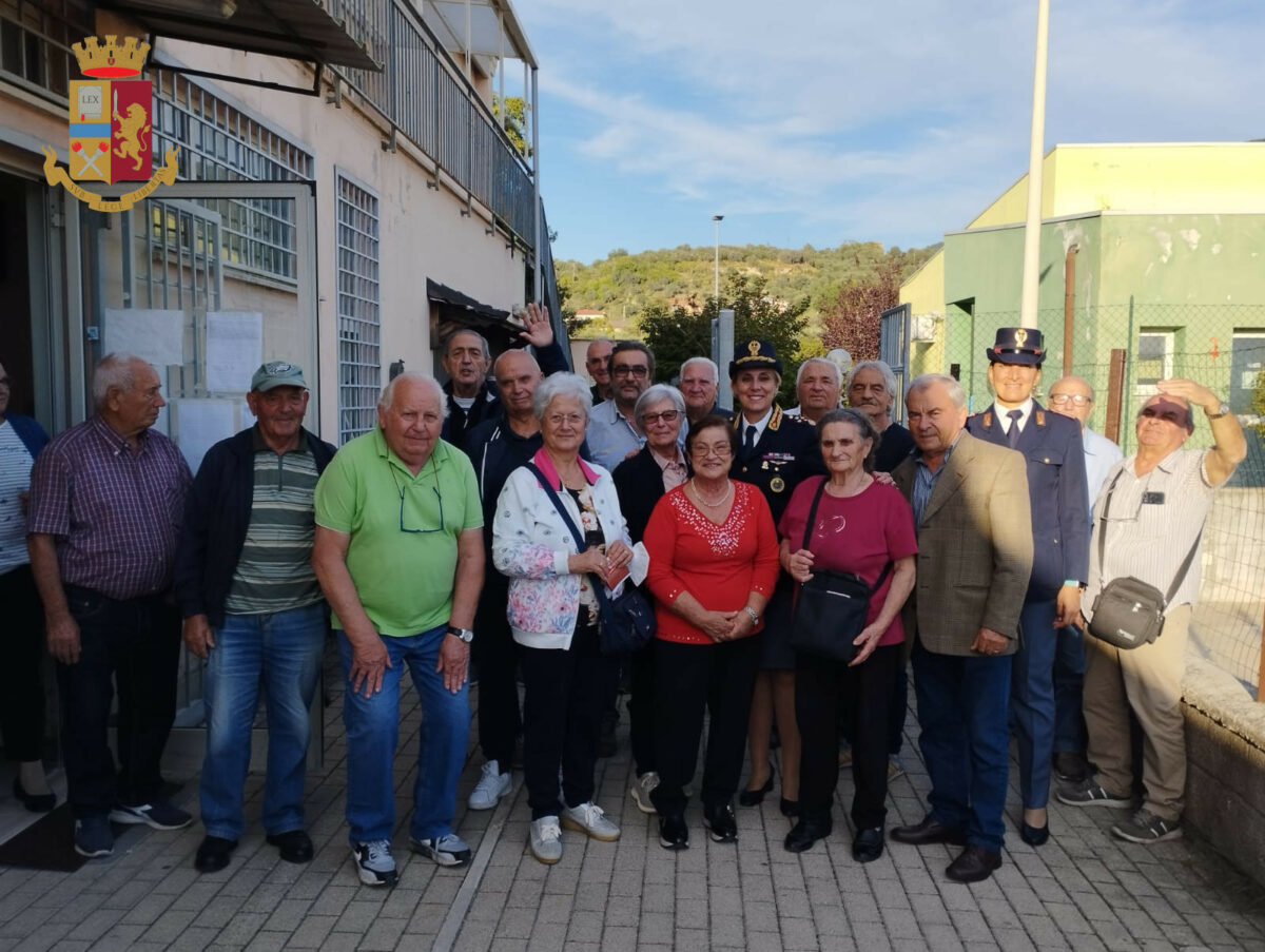 Come proteggere gli anziani dalle truffe