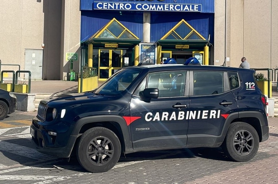 Notte agitata a Lavinio con arresto