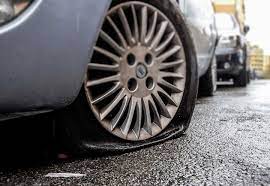 Gomme squarciate a Roma