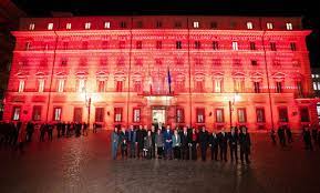 Palazzo Chigi illumina rosso