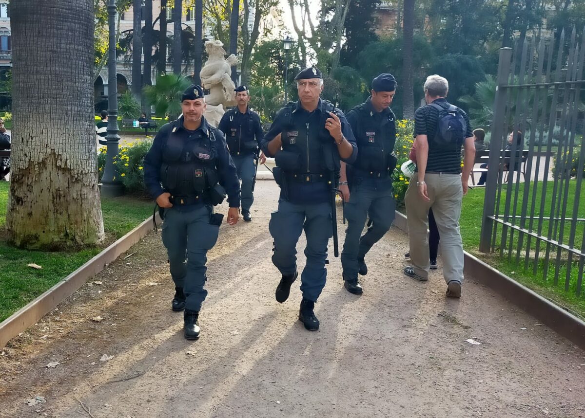 Controlli interforze in Piazza Vittorio Emanuele II