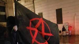 Blitz anarchici nella notte