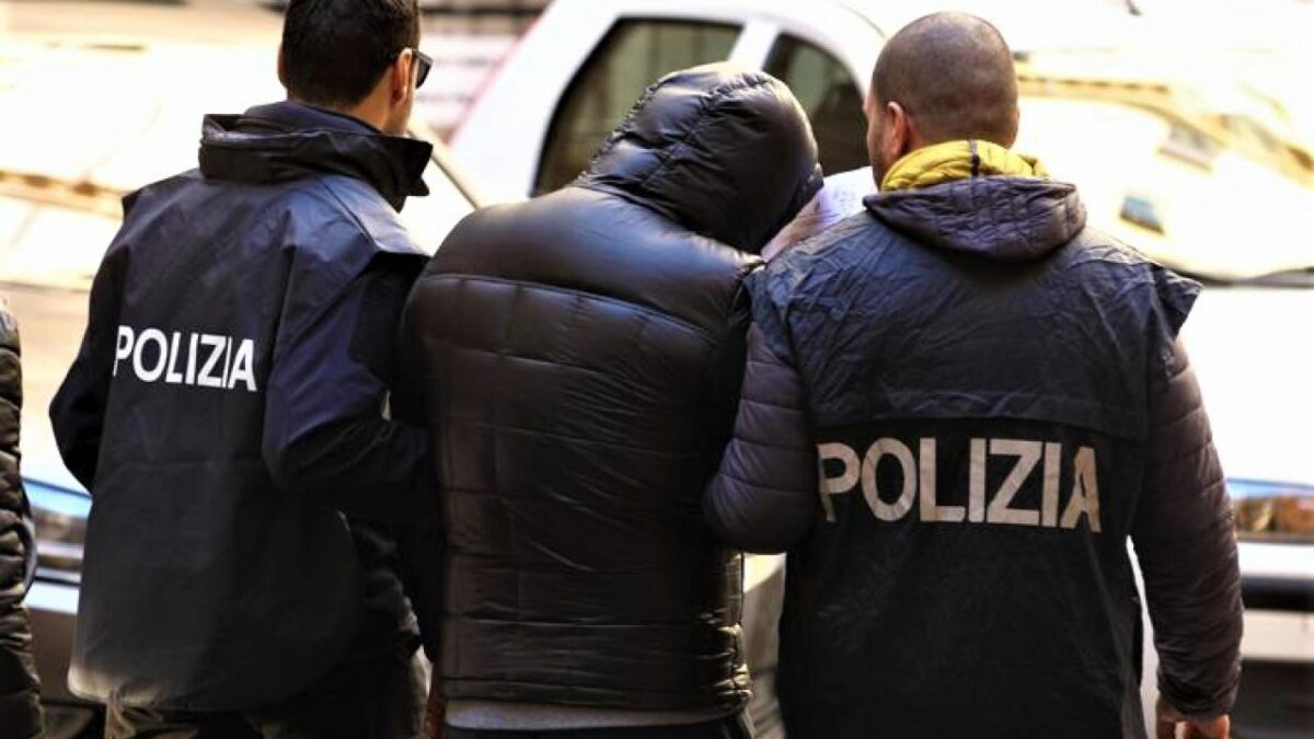 Tentano furto in casa a Ostia