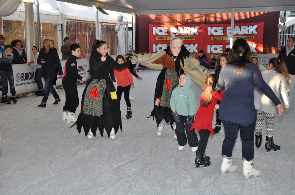 Befana di Salvamamme all'Ice Park