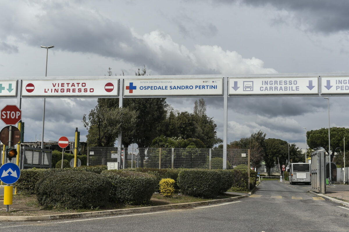 Mamma neonato morto