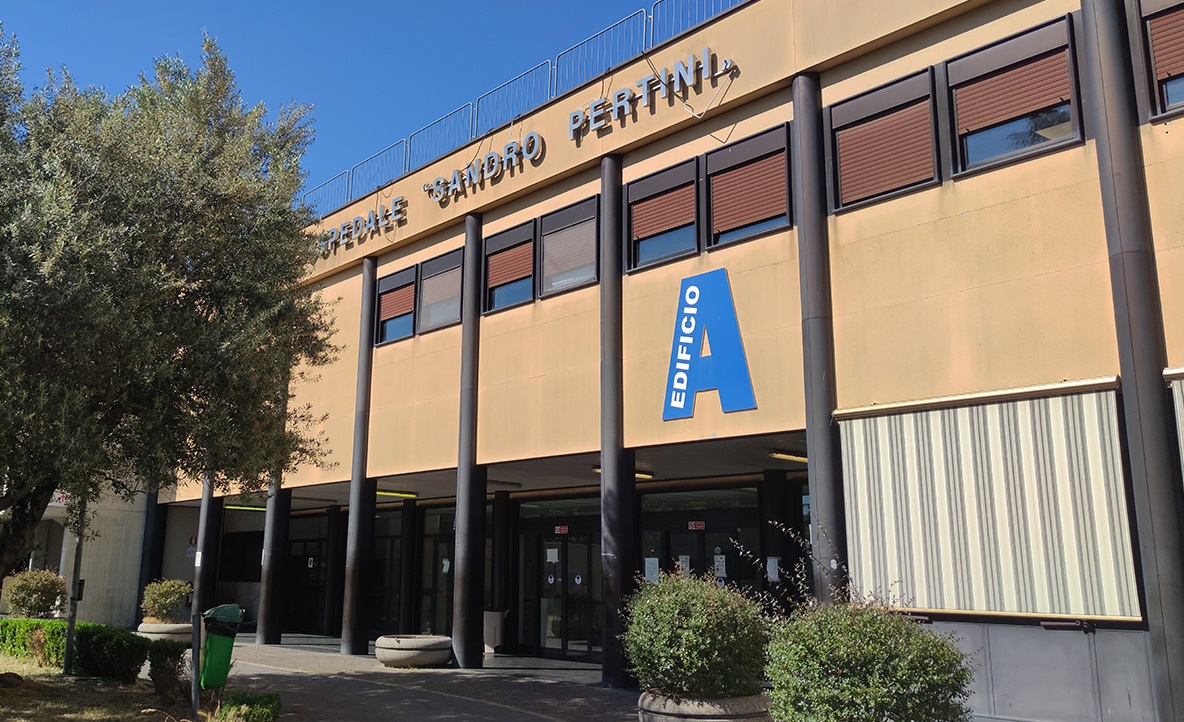 Le indagini sulla morte del neonato al Pertini proseguono