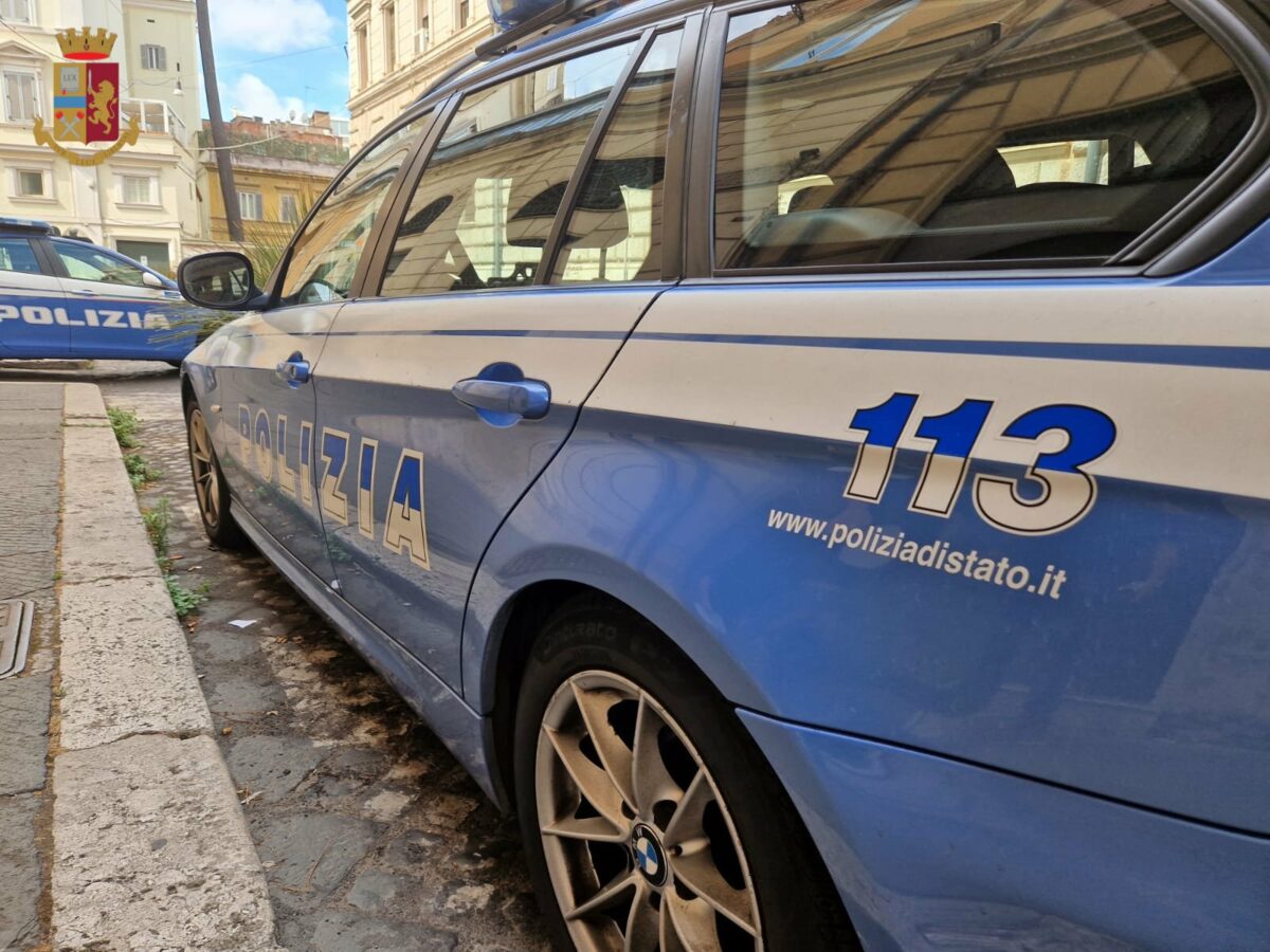Cercano di derubare un 90enne in via Tuscolana: arrestati