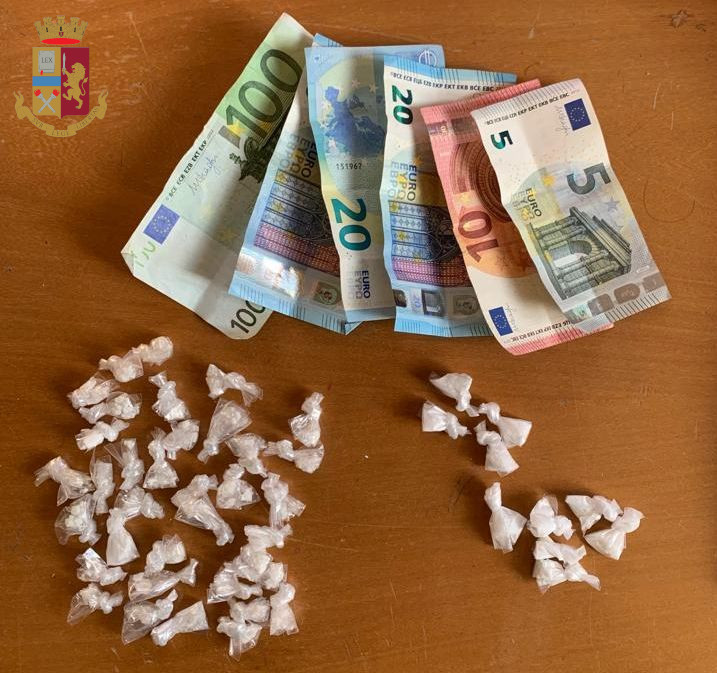 Arresti per spaccio in serie della Polizia