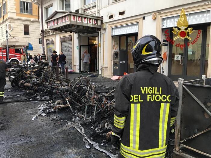 Incendio in un albergo a Roma