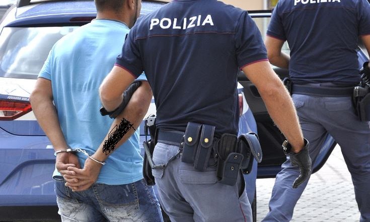 Padre e figlio nei guai per droga