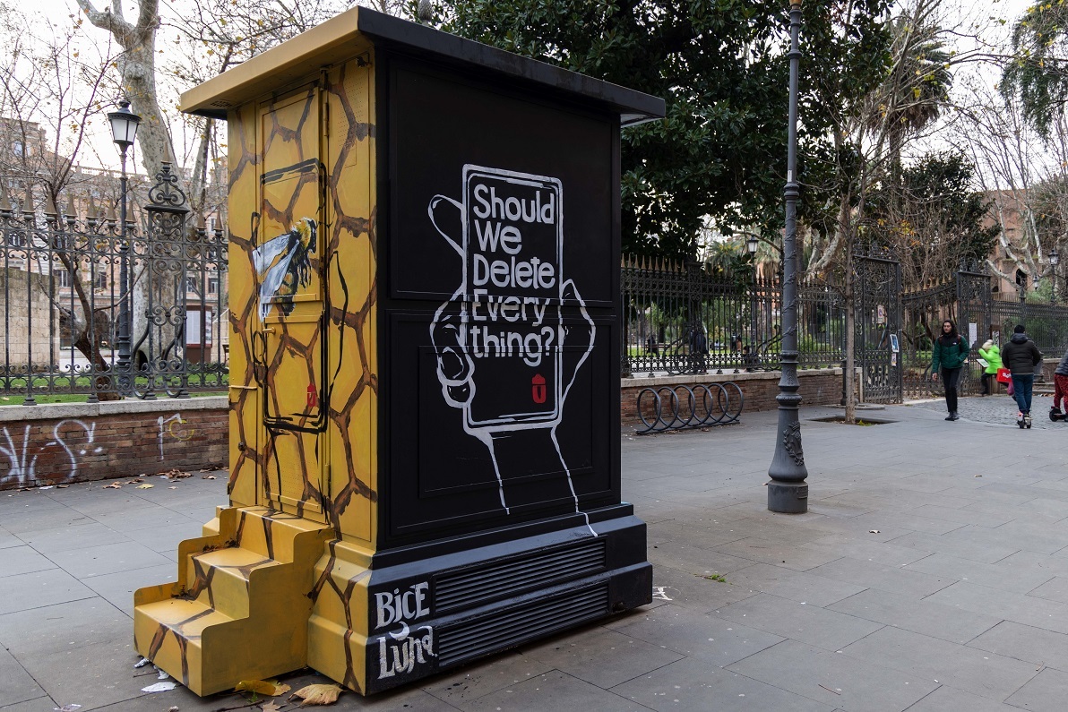L’opera “Up to You” terzo intervento di Cabin Art