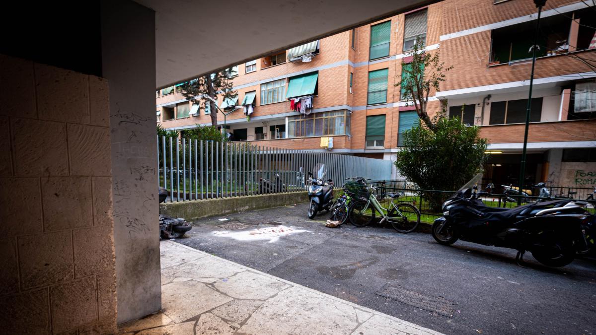 Cade da palazzo a Roma