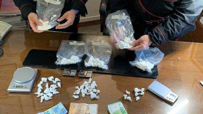 Ardea arrestata coppia di spaccio