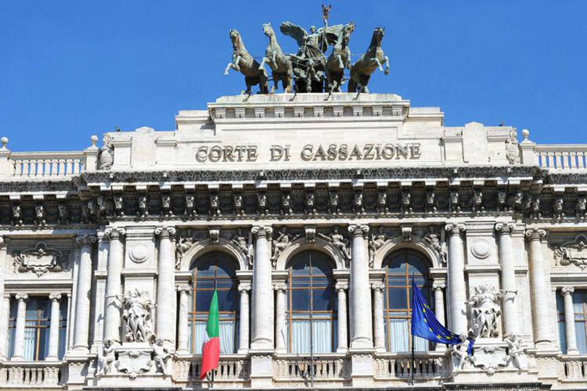Entra in Cassazione e ruba