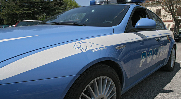 Bloccato in auto e sequestrato