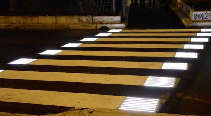 Strisce pedonali luminose